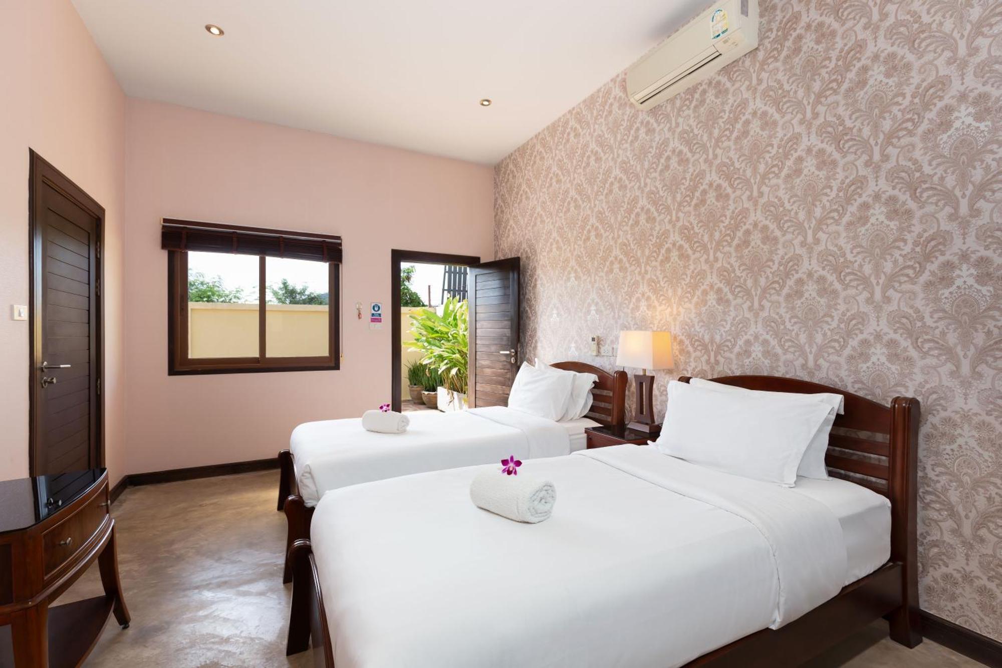 Extraordinary Courtyard 6Br Pool Villa Sri Suri, Naiharn Rawai Dış mekan fotoğraf
